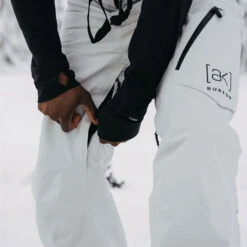 Burton [ak] Gore-Tex Cyclic Bib Snowboardhose Gray Cloud Herren -Skiausrüstung burton ak gore cyclic bib pant 22060102020 03 gross7039SKJODEGo4