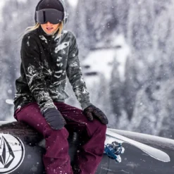 Volcom Costus Sweater Black On Black Damen -Skiausrüstung volcom costus pullover fleece black on black 05 grossPsgt08Sqm12sB